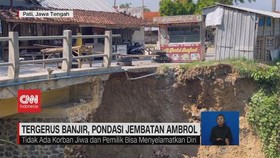VIDEO: Tergerus Banjir, Pondasi Jembatan Ambrol
