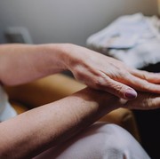 Rahasia Kulit Lembut: 5 Tips Ampuh Mengatasi Kulit Kering di Tangan dan Kaki!