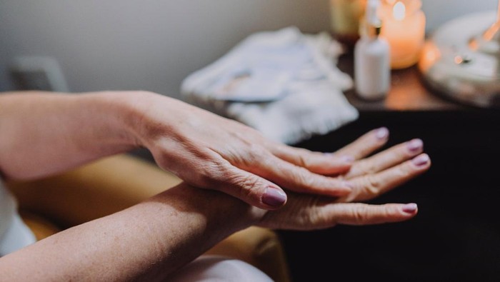 Rahasia Kulit Lembut: 5 Tips Ampuh Mengatasi Kulit Kering di Tangan dan Kaki!