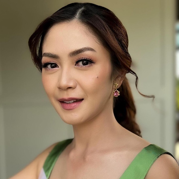 Potret Cantik Tyara Renata Mantan Pramugari Istri Surya Insomnia