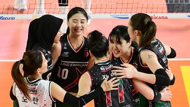 Pelatih Red Sparks Ko Hee Jin memberi peringatan serius pada Megawati Hangestri Pertiwi dan kawan-kawan setelah putaran keempat berakhir, Kamis (18/1).