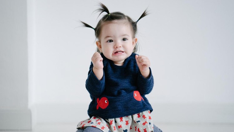 bayi perempuan