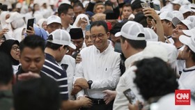Anies Cuma Tersenyum Usai Kena Tampar di Pontianak