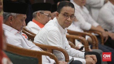 Dua mobil rombongan Anies yang mengalami kecelakaan mengalami kerusakan. Namun Anies dipastikan selamat dan tidak terlibat kecelakaan.