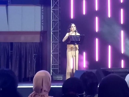 Jakarta x Beauty 2023 Hari Kedua, Cinta Laura Bagikan Tips Membangun Karakter yang Kuat