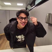 Jerome Polin Pakai Kacamata Pintar Rayban x Meta dengan Fitur Kamera Canggih, Ternyata Segini Harganya!