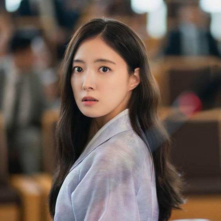 <p>Di tahun ini, Lee Se Young masih aktif berakting. Ia membintangi drama Korea terbaru berjudul The Story of Park's Marriage Contract. Ia membawakan peran sebagai Park Yeon Woo, perempuan yang terlempar ke masa depan dari zaman dinasti Joseon dan terjebak dalam sebuah pernikahan kontrak. (Foto: MBC)</p>