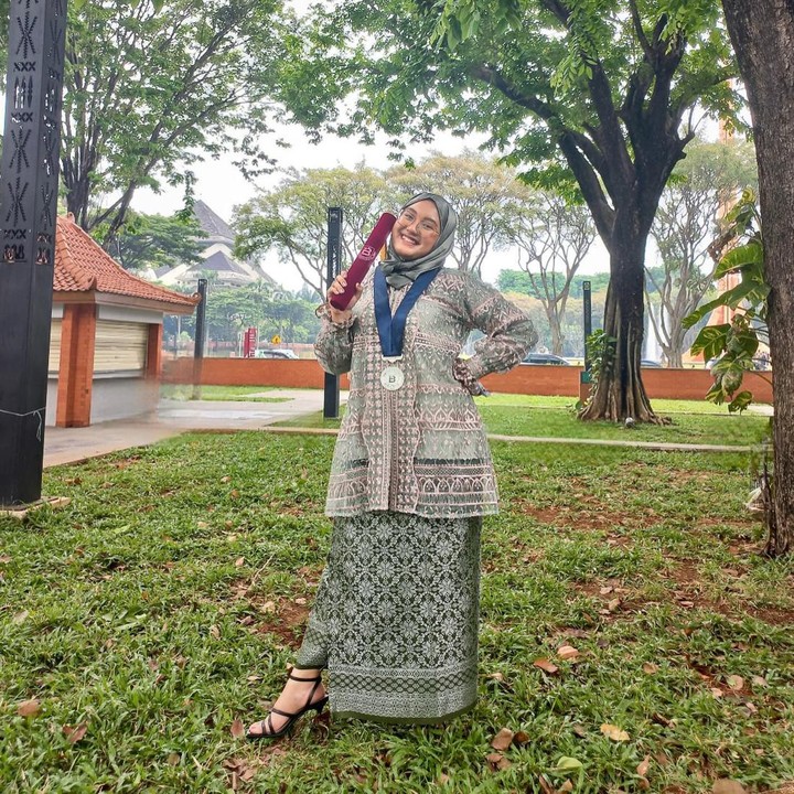 <p>Kecelakaan tersebut dialami Oriza hanya beberapa waktu setelah ia mengikuti acara wisuda. Ia telah menyelesaikan pendidikan di Universitas Bakrie. (Foto: Instagram @theviolinar)</p>