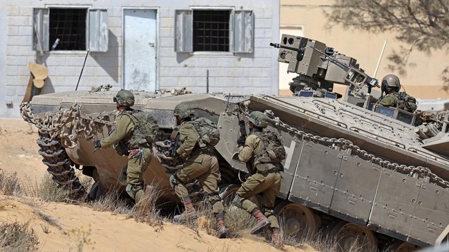 Kelompok Hamas Palestina membantai pasukan Israel di Shujaiya Gaza hingga menewaskan sejumlah tentara Zionis termasuk empat komandan.