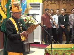 JK-Hamid Awaluddin Hadiri Pengukuhan Wali Nanggroe Aceh Malik Mahmud