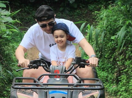 7 Potret Tampan Kazeem, Putra Rifky Balweel dan Biby Alraen yang Berusia 3 Tahun