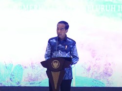 Jokowi Perintahkan Menkes Amati Betul Kenaikan Kasus COVID-19