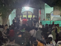Adu Jotos Jemaah di Masjid Kota Kediri gegara Berebut Jadi Imam Salat