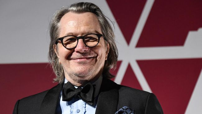 Gary Oldman mengaku perannya dalam Harry Potter dan Batman menyelamatkannya ketika baru jadi orang tua tunggal untuk 4 anak.