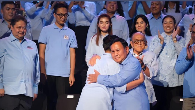 Nusron Wahid menyebut, pihaknya tak pernah menyamakan Prabowo dengan Presiden Joko Widodo. Namun, Prabowo berkomitmen melanjutkan program pembangunan Jokowi.