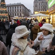 3 Potret Kemeriahan Pasar Natal Paling Terkenal di Budapest, Hungaria