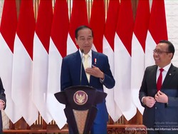 Dasi Kuning Jokowi yang Curi Perhatian