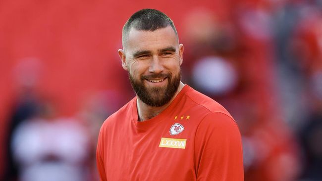 Kabar Taylor Swift berpacaran dengan Travis Kelce membuat bintang NFL tersebut masuk jajaran atas daftar tokoh paling dicari di Google pada 2023.