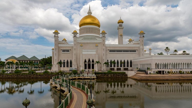 Brunei Darussalam

Bandar Seri Begawan

March 15, 2018

Sultan Omar Ali Saifuddien Mosque

One of Brunei's most important mosques