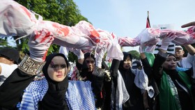 Demo di Depan Kedubes, Massa Kutuk Veto AS soal Gencatan di Gaza