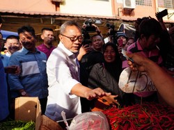 Di Pasar Batam, Zulhas Dapati Harga Ayam Rp 30.000-Cabai Rp 45.000