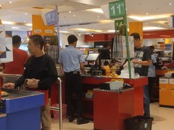 Transmart Full Day Sale Makin Sore Makin Ramai Pengunjung!