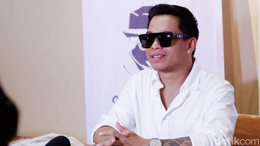 img-title Ini Firasat Wirang Birawa usai Rekening Suami Sandra Dewi Dibekukan