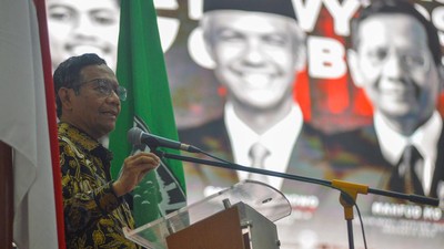 Cawapres nomor 3 Mahfud MD mengaku tidak ambil pusing terkait asal institusi panelis pada debat capres 7 Januari nanti.