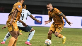 3 Manfaat Debut Radja Nainggolan untuk Bhayangkara FC