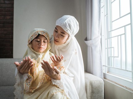 Kumpulan Doa Pendek untuk Bunda, Termasuk untuk Orang Tua yang Sudah Meninggal