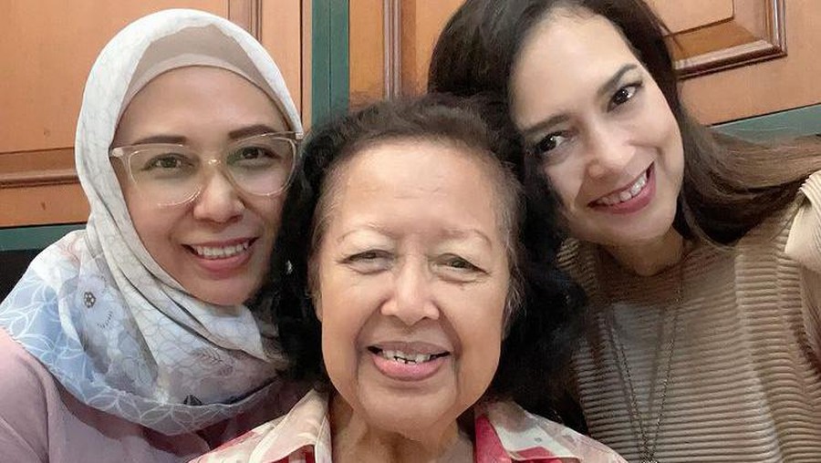 Ira Wibowo Ira Wibowo