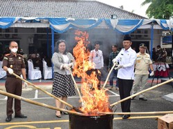 Kejari OKI Musnahkan Barang Bukti 159 Kasus, Ini Daftarnya
