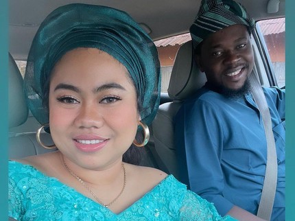 Kisah Bunda Datang ke Pernikahan Mewah Khas Nigeria, Kaget Sawerannya Berkarung-karung