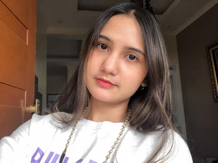 7 Potret Cantiknya Putri Natalie Sarah Bikin Salfok Bun, Mirip Banget Sang Bunda