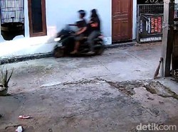 Aksi Nekat Sejoli Bawa Bocil Sambar Ayam Terekam CCTV di Klaten