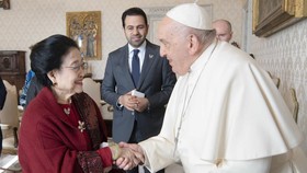 Megawati Bertemu Paus Fransiskus di Vatikan