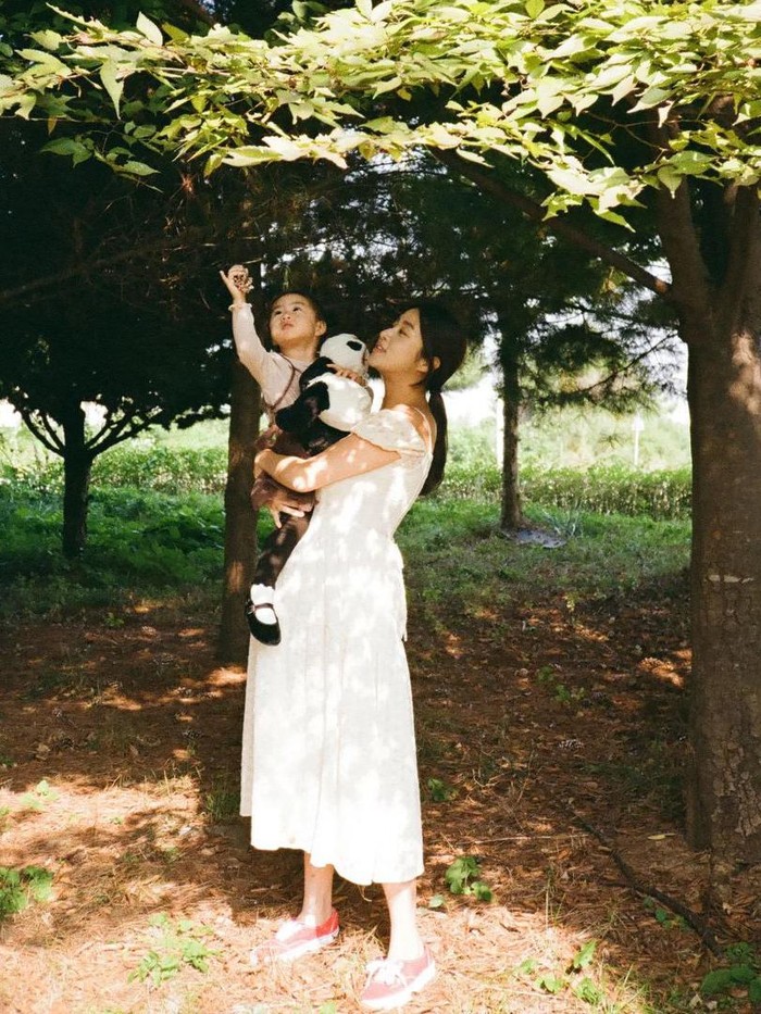 Putri pertama Kang Sora sendiri lahir pada April 2021 silam, Beauties./ Foto: instagram.com/reveramess_