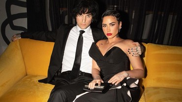 img-title Profil Jutes Calon Suami Demi Lovato yang Berprofesi Sebagai Musisi