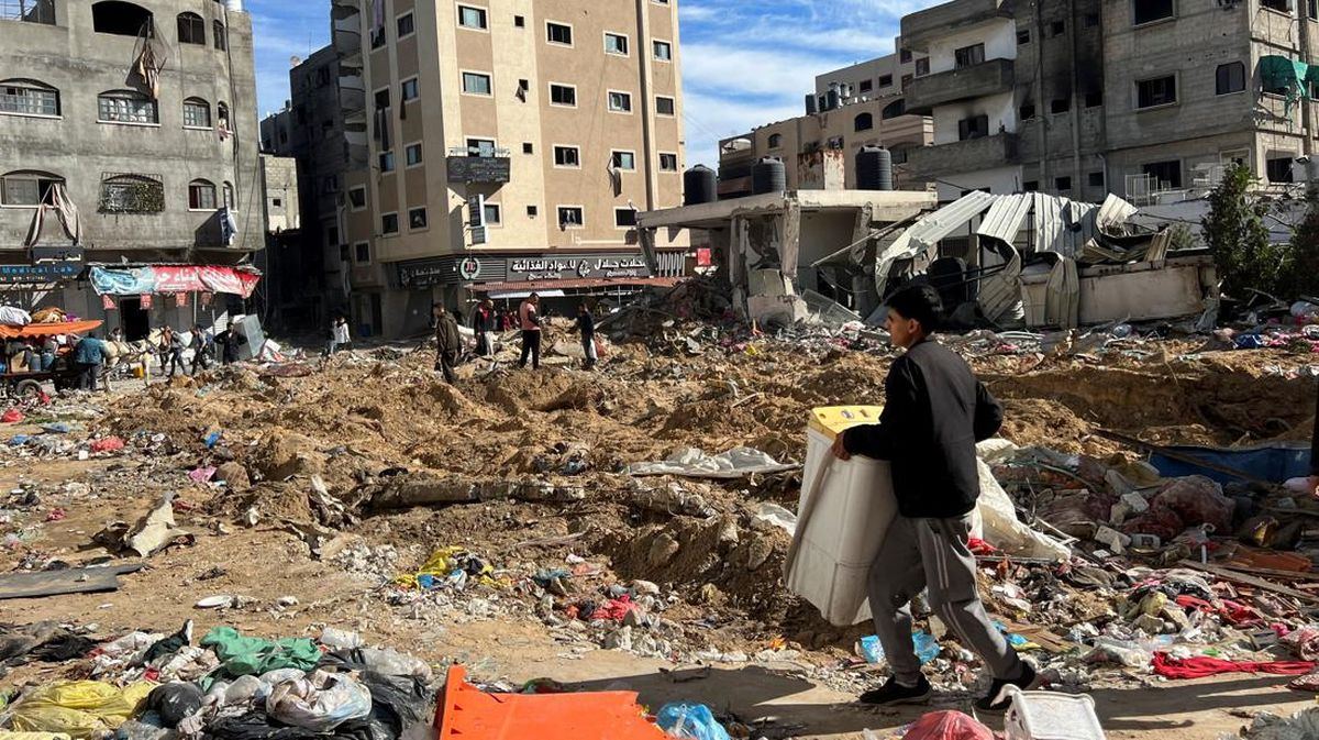 Foto setelah Pasukan Israel disebut telah menyerbu tenda pengungsi di Gaza