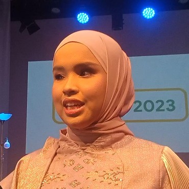 Lirik Lagu Who I Am - Alan Walker ft Putri Ariani dan Peder Elias