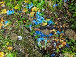 Ini Penyebab Sampah Obat Saset Berserakan di Kawasan Bukit Senyum