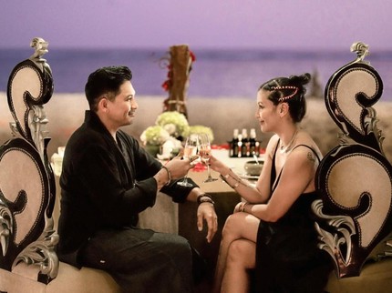 7 Potret Ryan Delon & Sharena Rayakan Wedding Anniversary Berdua di Bali, Akui Makin Cinta