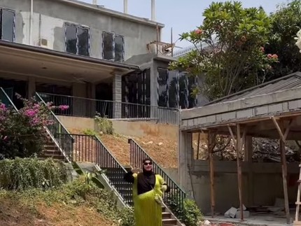 7 Potret Proses Pembangunan Rumah Baru Tasyi Athasyia, Ada 6 Lantai Bun