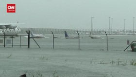 VIDEO: Penampakan Pesawat Terendam Banjir Di Bandara Cairns Australia