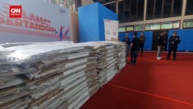 VIDEO: KPU DKI Distribusikan Kotak dan Bilik Suara Di Jakbar
