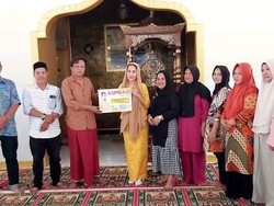 Caleg Golkar di Gorontalo Bantah Kampanye Saat Serahkan Rp 10 Juta di Masjid
