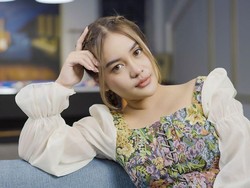 Lirik Lagu Teman Makan Teman - Avolia