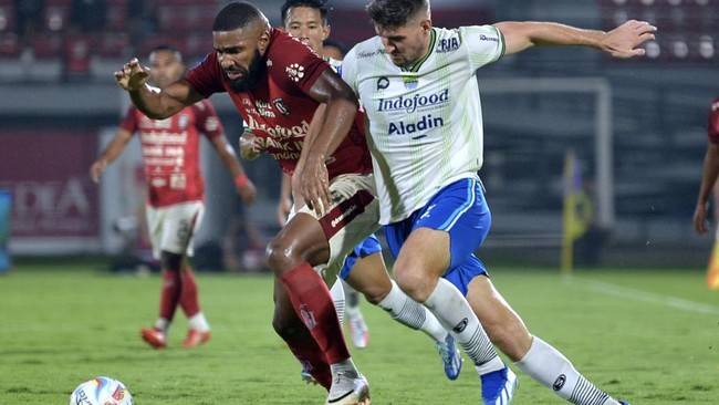 Pertarungan Sengit Bali United vs Persib dalam Perebutan Supremasi Liga 1