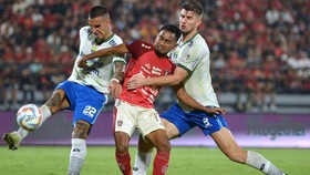FOTO: Diwarnai Kartu Merah, Bali United vs Persib Tanpa Pemenang