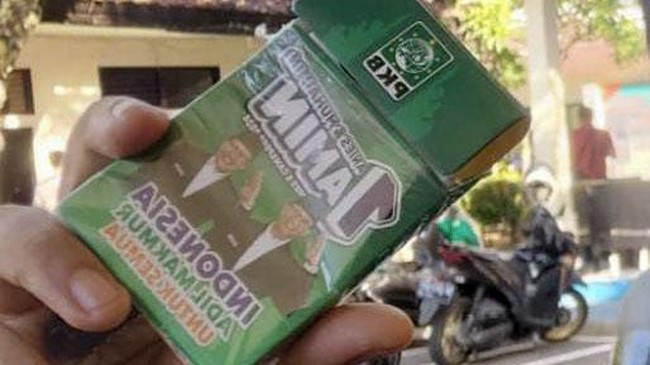 Ketua DPP PKB Daniel Johan menduga beredarnya bungkus rokok bergambar Anies-Muhaimin (AMIN) dengan logo PKB di Bali berasal dari inisiatif relawan.